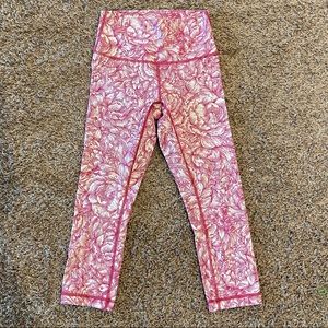 Lululemon High Waist Wunder Under Capri Pants